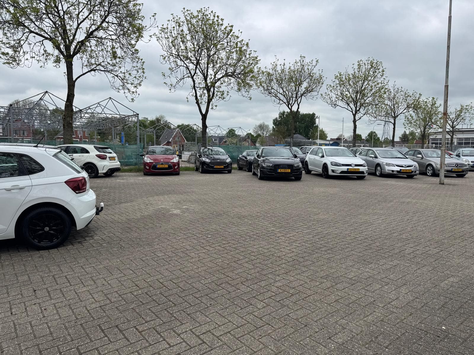 Garage van Yeussef Auto's in Groningen